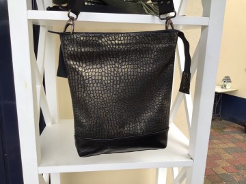 2562c922 01c4 420f 930a 9ce7f4e0894b