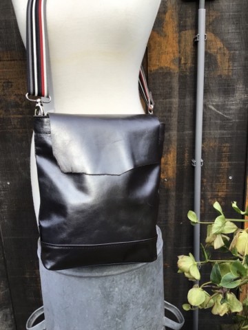 37233fb2 5fcb 4353 b939 70f60ba3b620