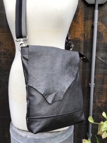 46b6b1ff b8bc 4b30 b044 16e937e6e53a